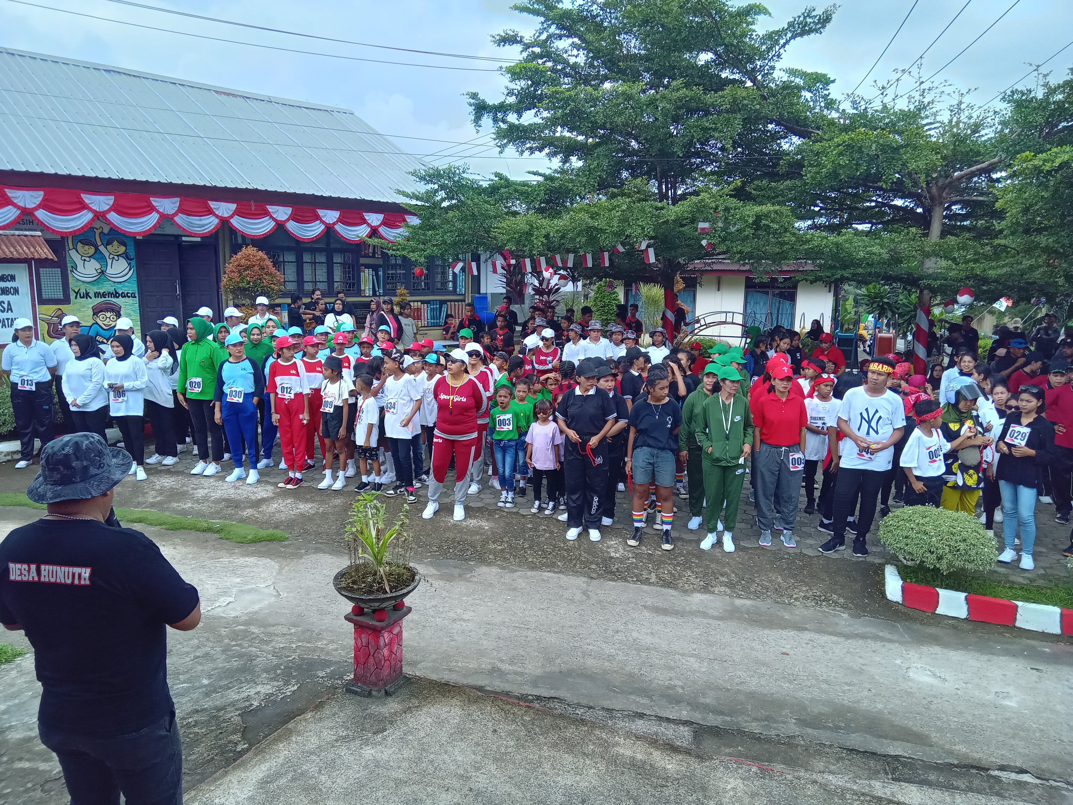 Lomba Gerak Jalan Cepat Tepat Desa Hunuth