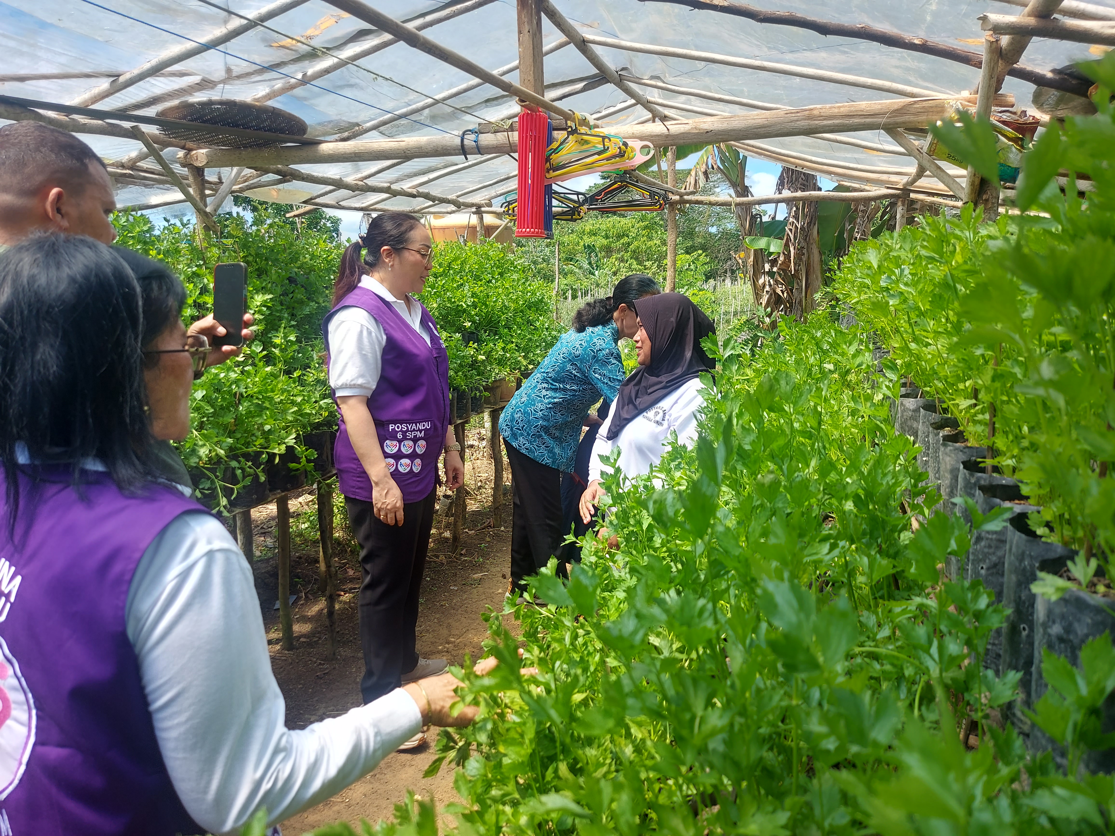 Kunjungan Ketua TP-PKK Kota Ambon ke Posyandu Teratai Air Tenggelam Desa Hunuth