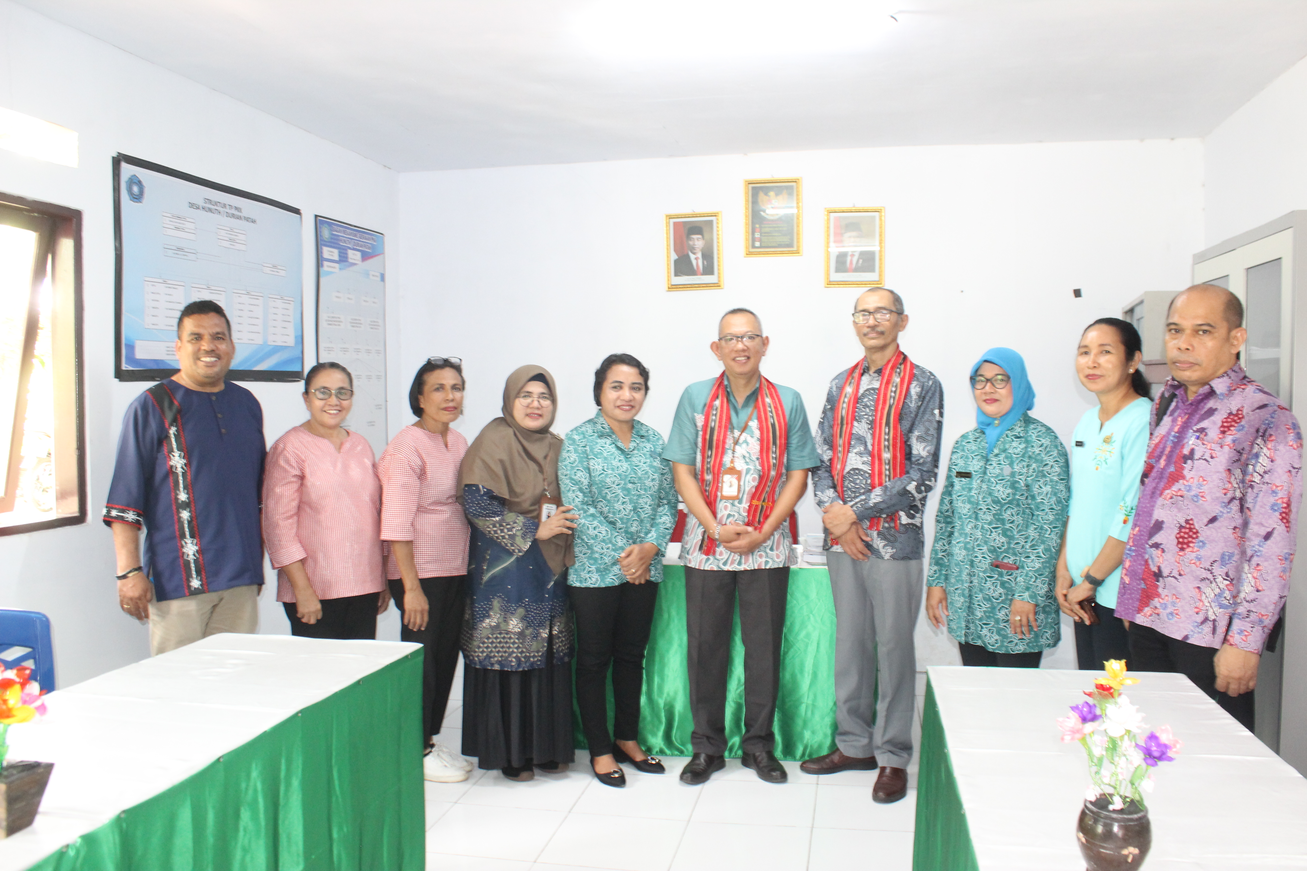 Kunjungan ke Ruangan PKK Desa Hunuth